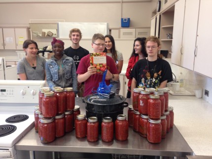 Sean Meikle tomato sauce canning at Western Tech, September 2015